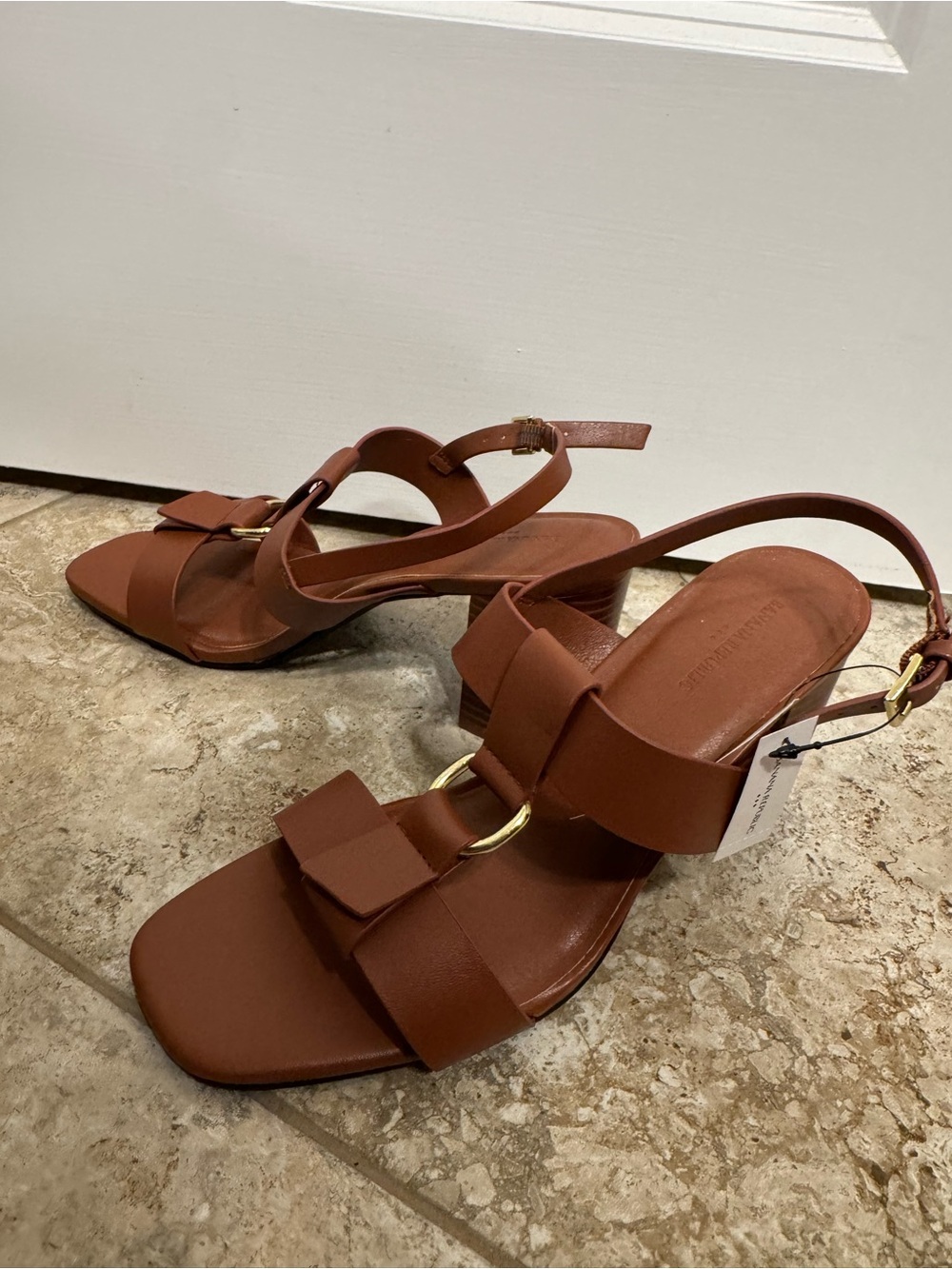 NWT Banana Republic brown sandals - Picture 2 of 4